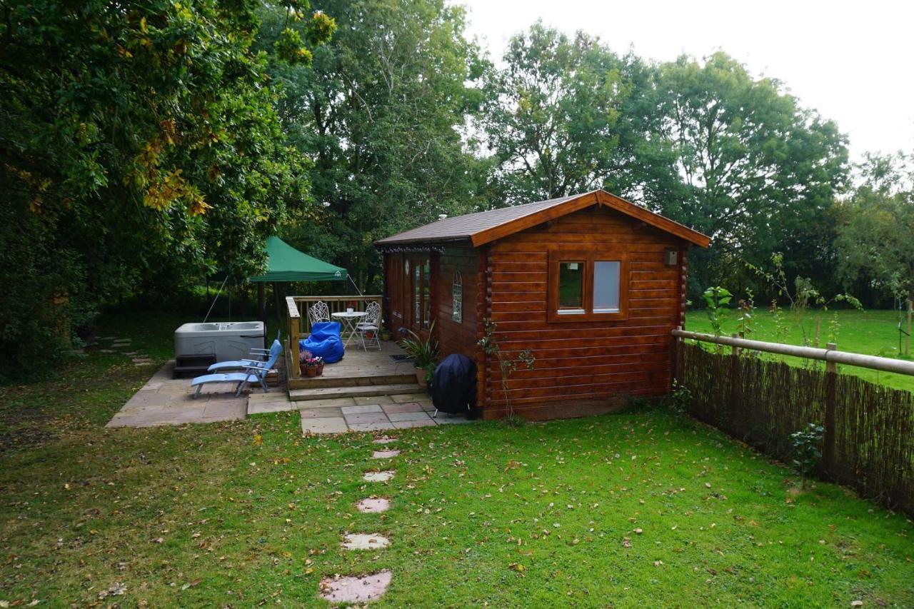The With Hot Tub * Maidstone