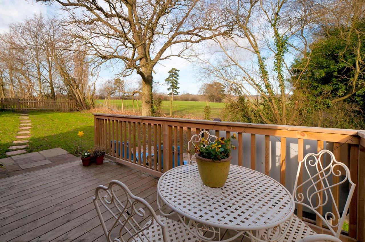 The With Hot Tub * Maidstone