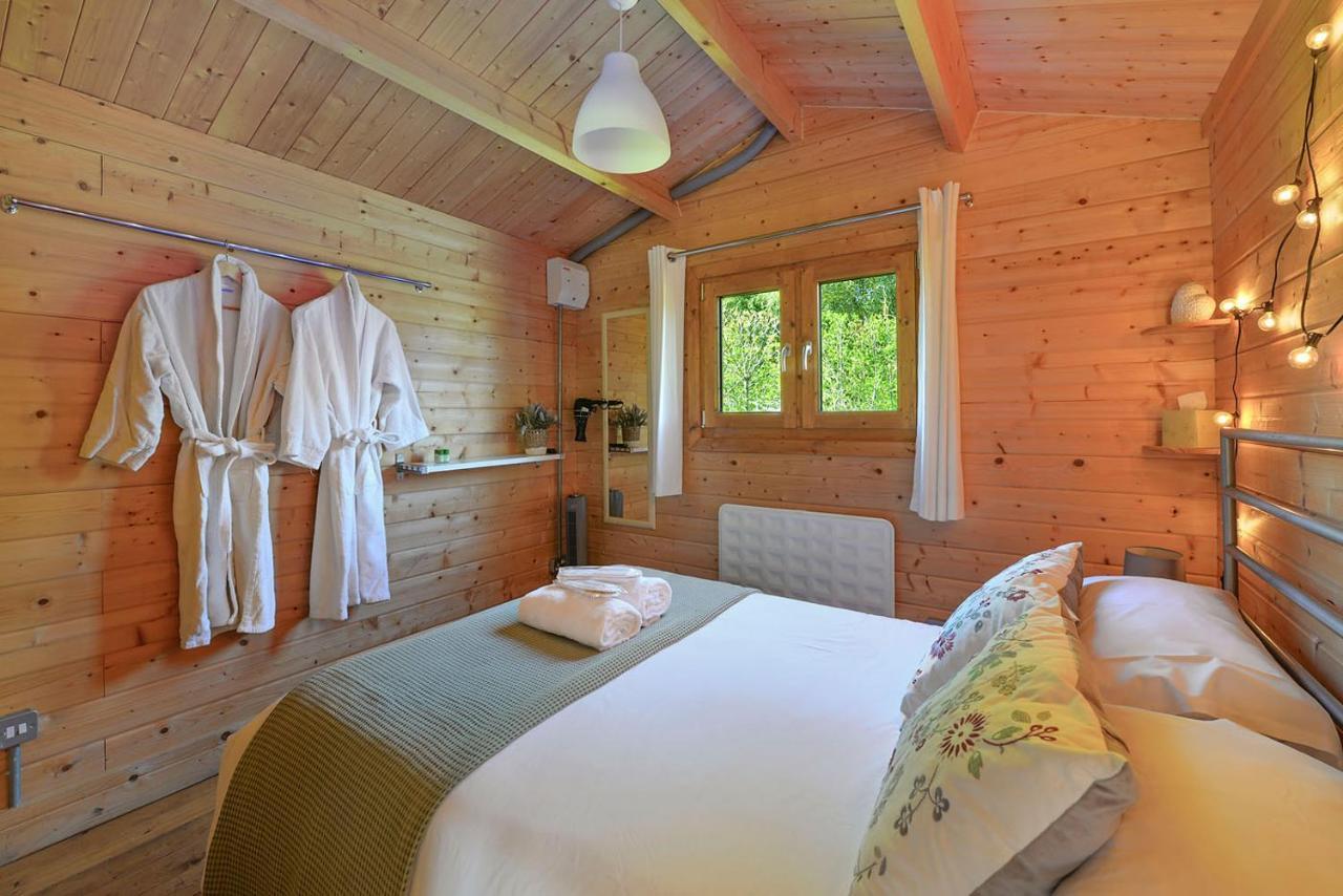 The With Hot Tub Holiday home *